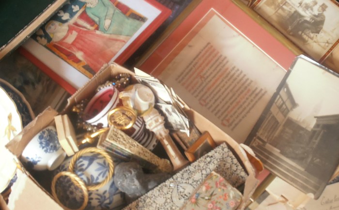 Stock d'objets de collection et d'antiquités