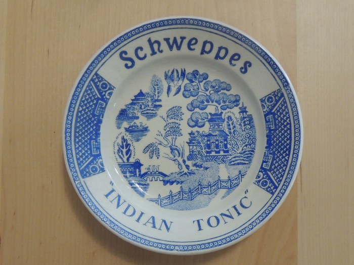 Blue Willow pattern : Schweppes, bistro cup, 1960's
