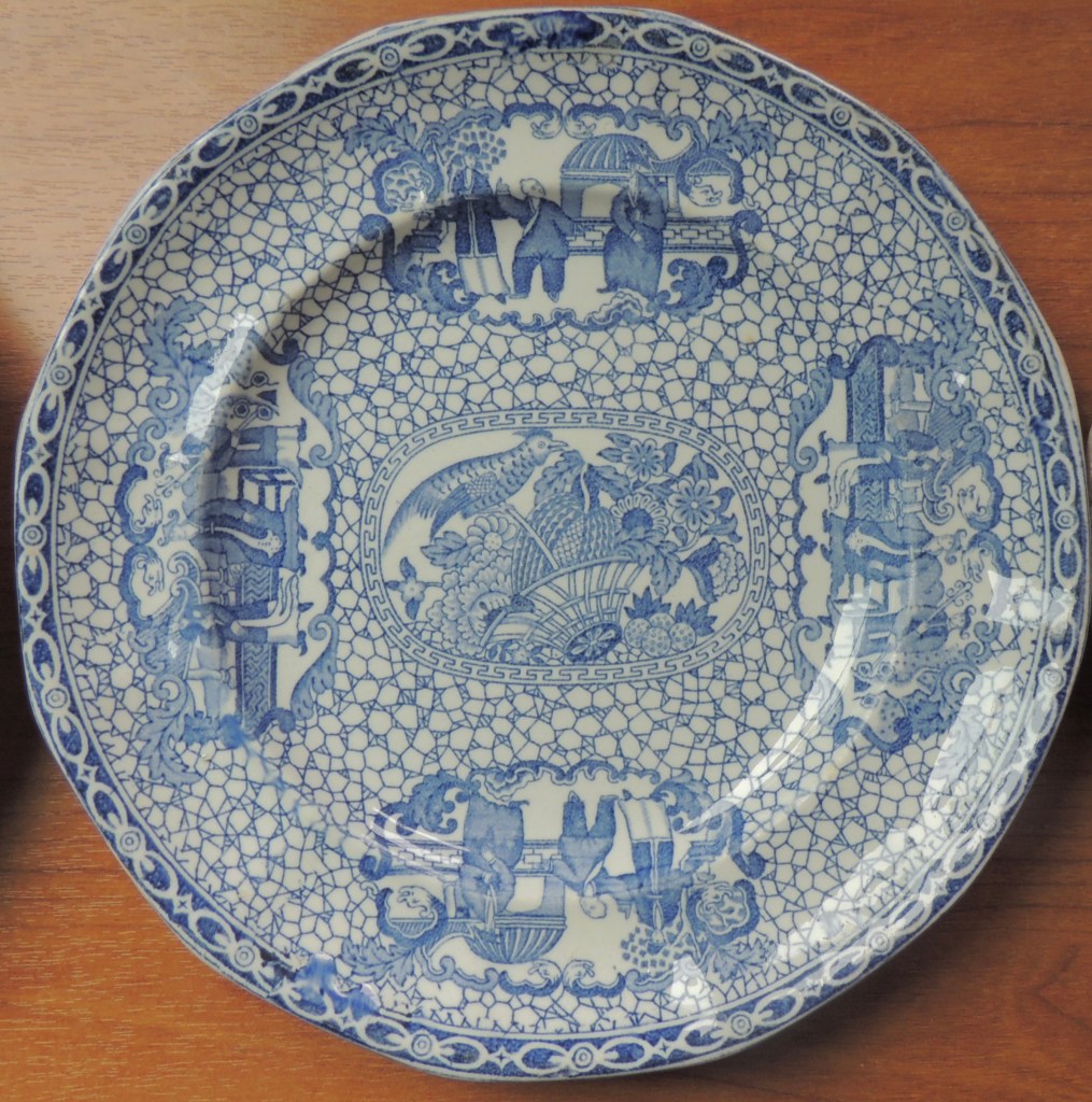 Assiette modèle "Birds, William Adams & Sons, fabrication des années 1910. 